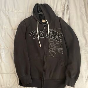 BLACK DESIGN HOODIE - SIZE S - BLACK